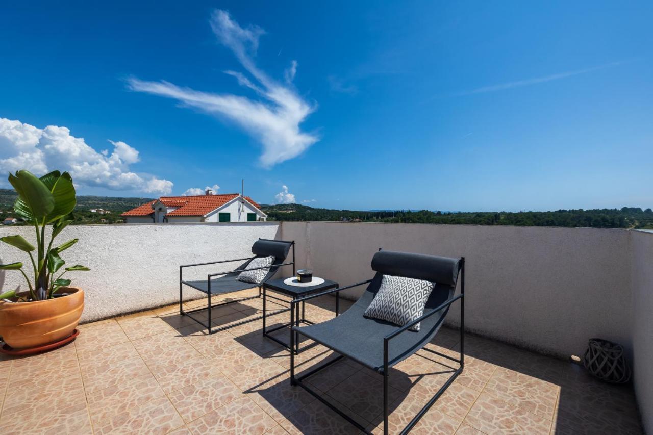 Villa Oasis With Private Pool ミルナ エクステリア 写真