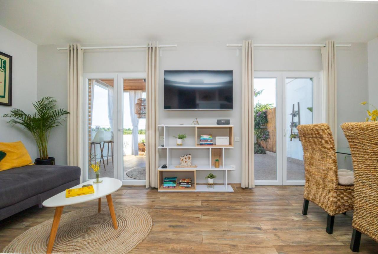 Villa Oasis With Private Pool ミルナ エクステリア 写真